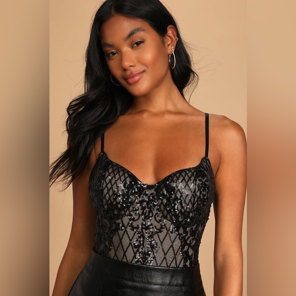 NWT Lulu’s Sequin black bodysuit